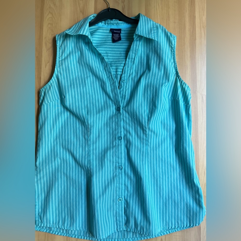 BASIC EDITIONS -Teal color striped sleeveless top
Size Small